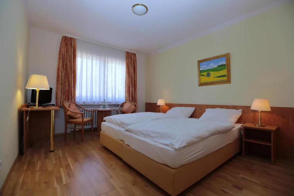 Hotel Am Rossberg Altenahr Dış mekan fotoğraf